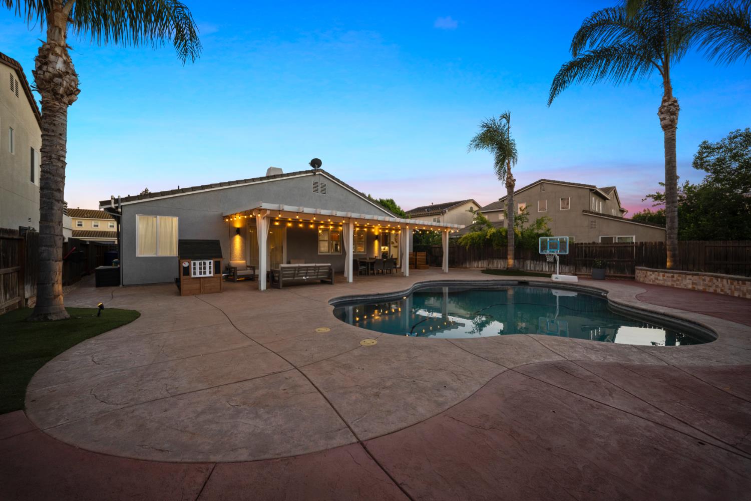 2505 Cancun Court — photo