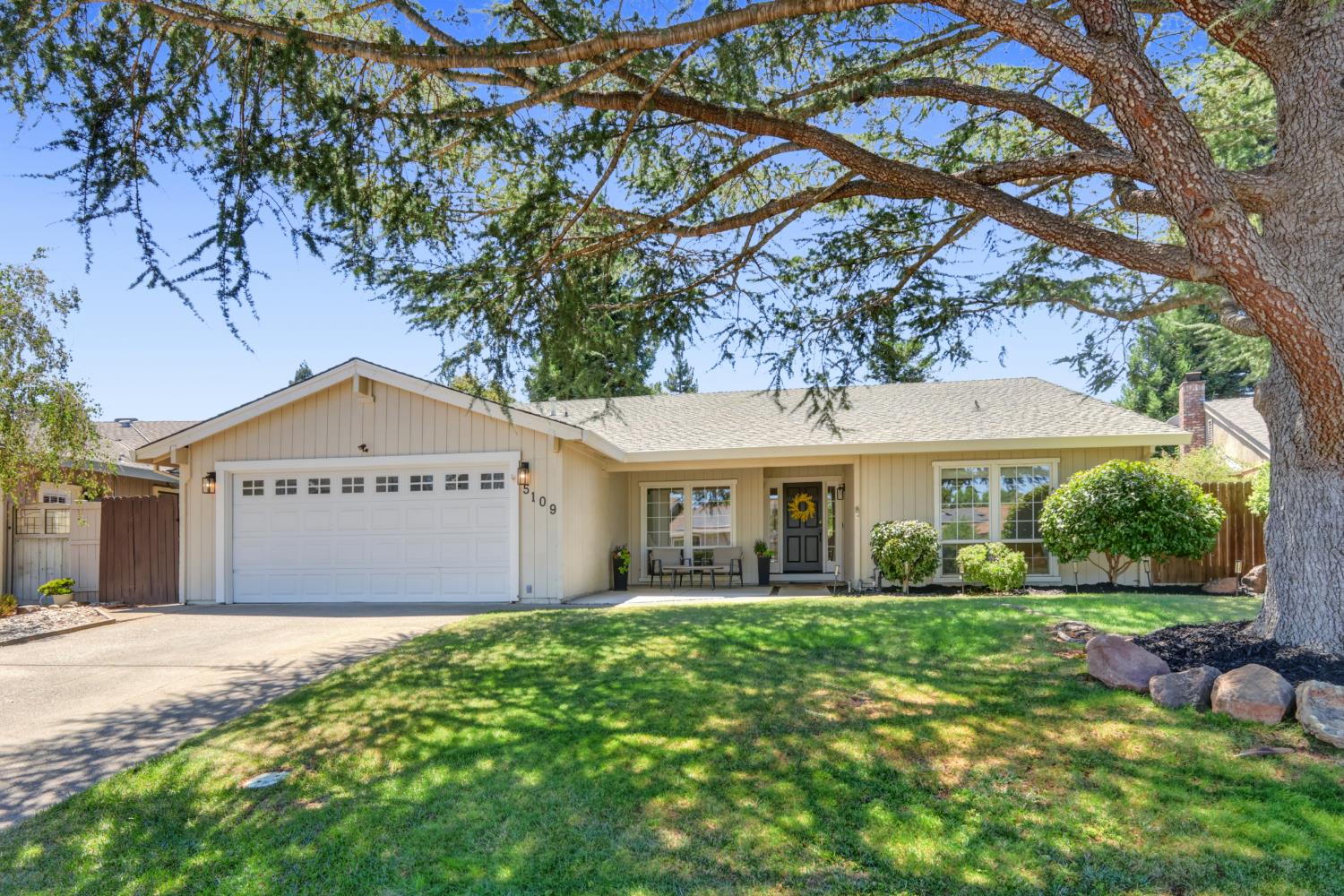 5109 Vista Del Oro Way — photo