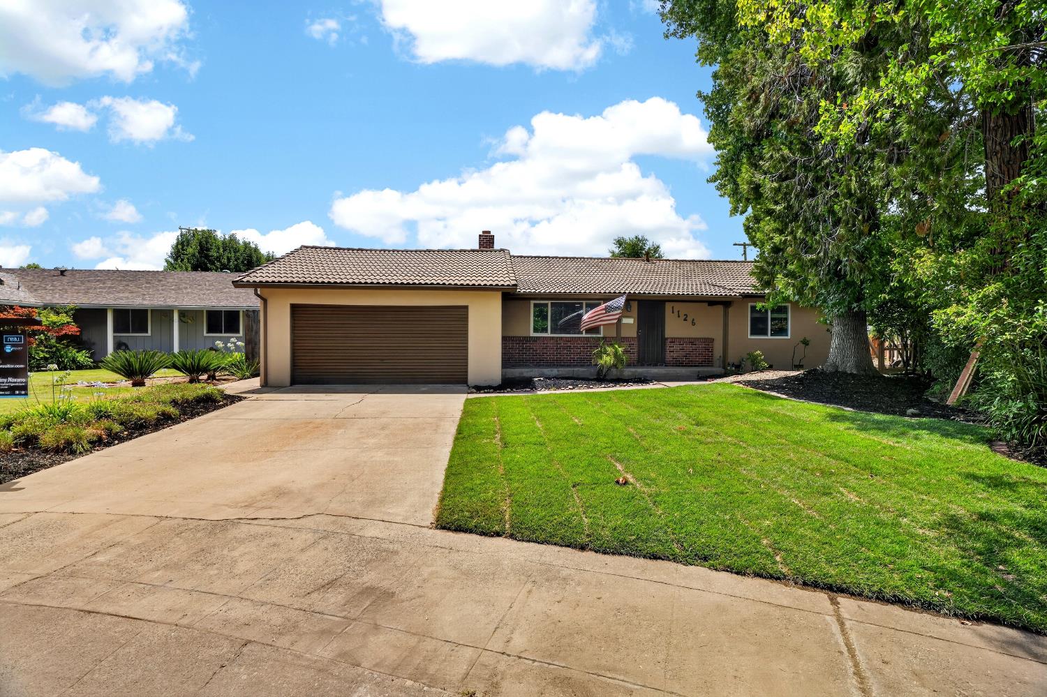 1126 Lakehome Drive — photo