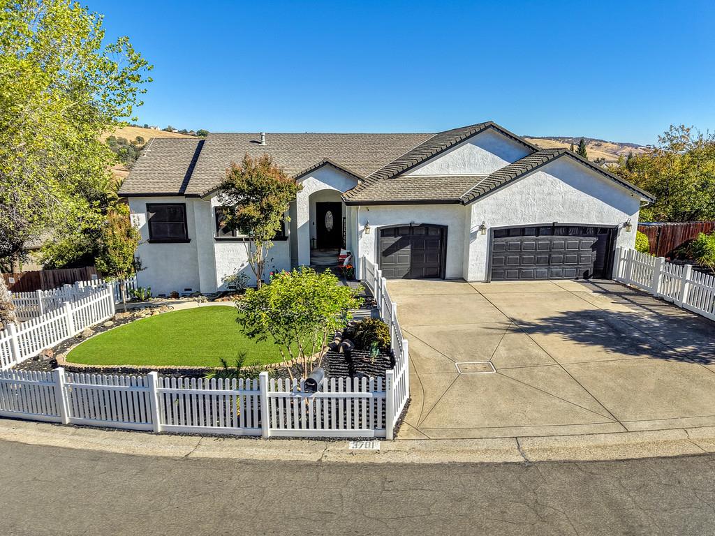 3701 Mesa Verdes Dr — photo