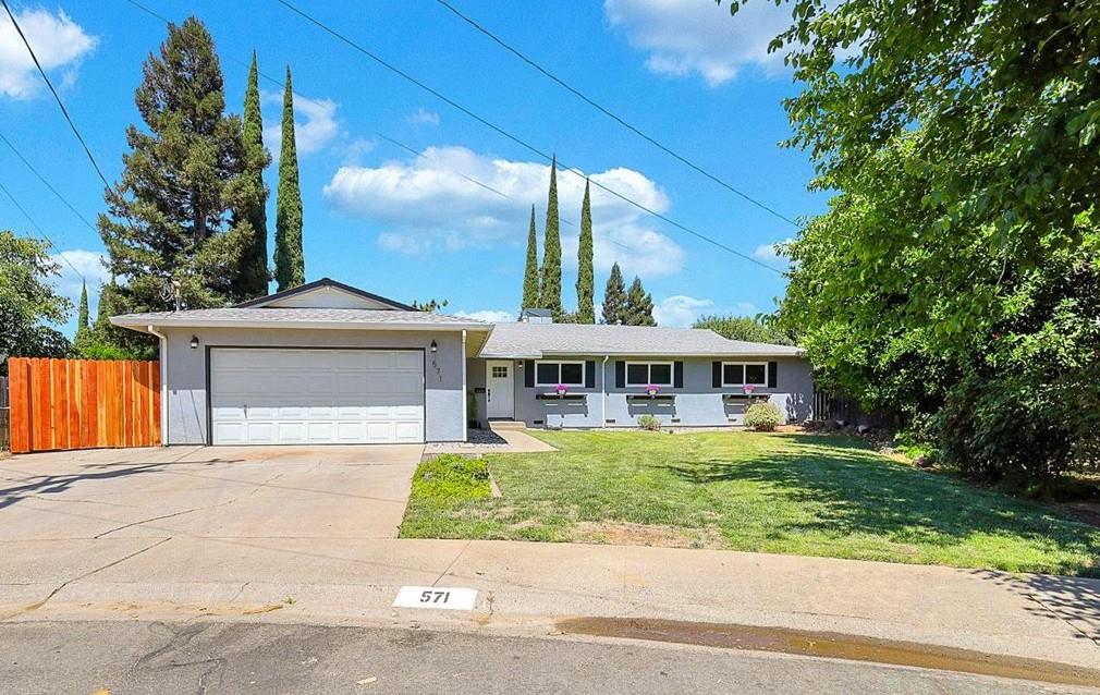 571 Laurel Drive — photo