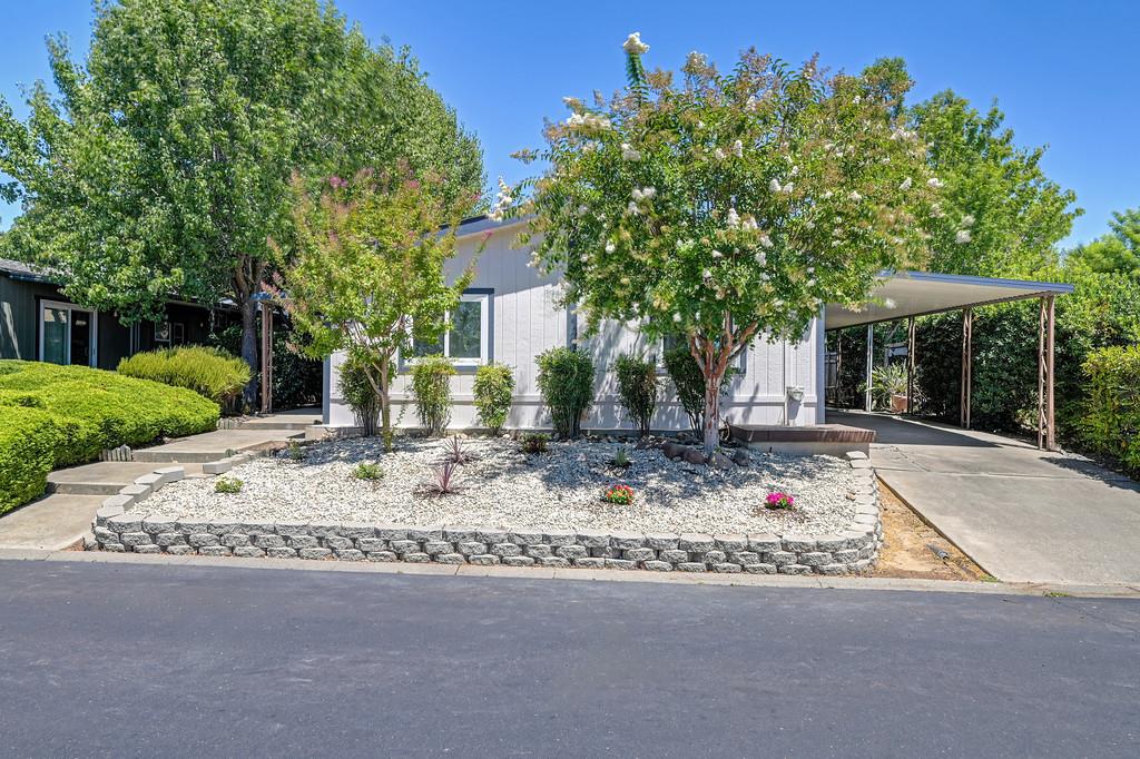 6105 Mame Court — photo