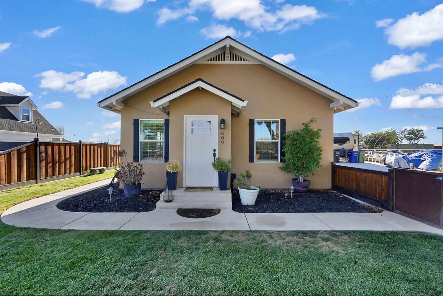 609 E Keyes Road — photo