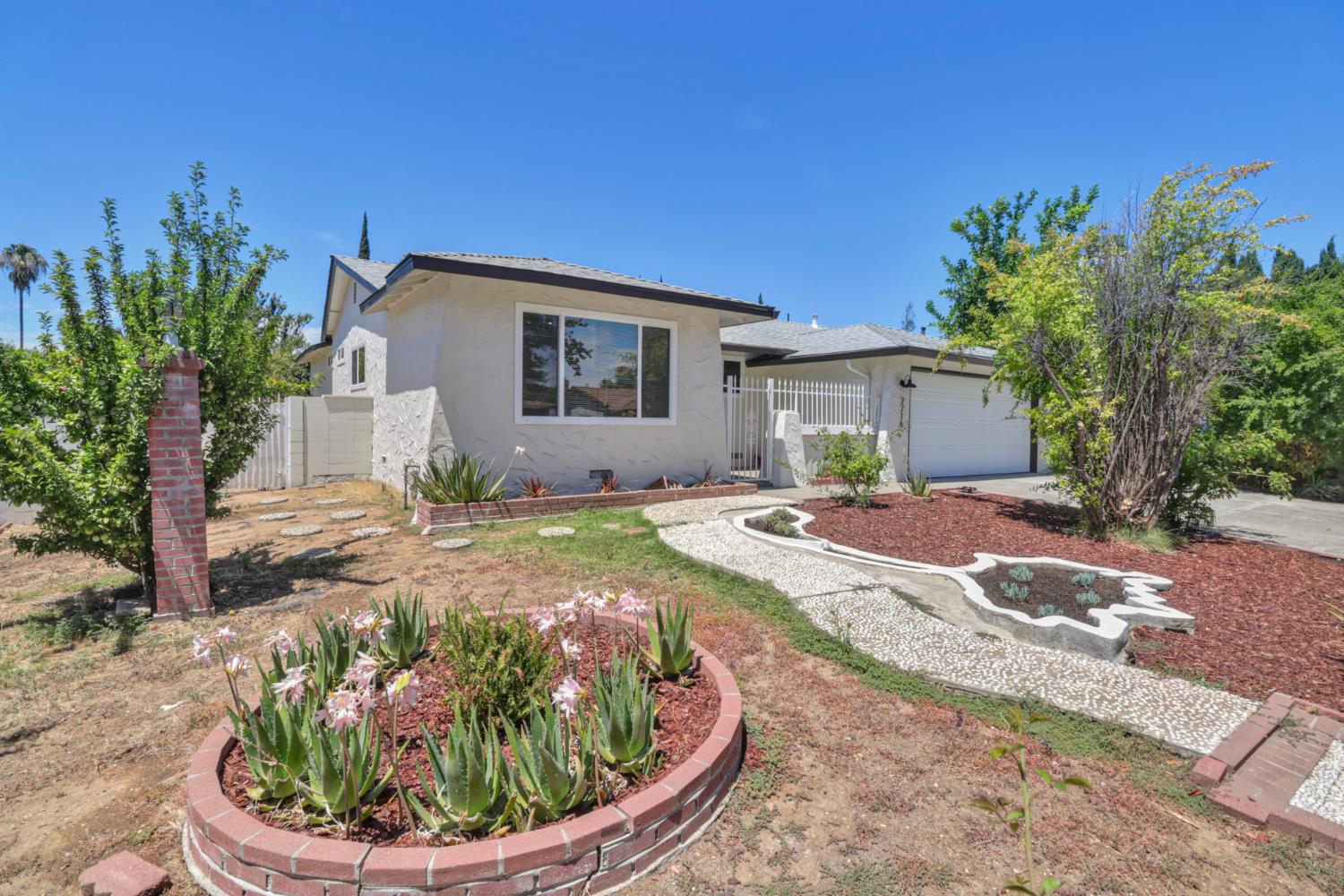 7716 Rotherton Way — photo