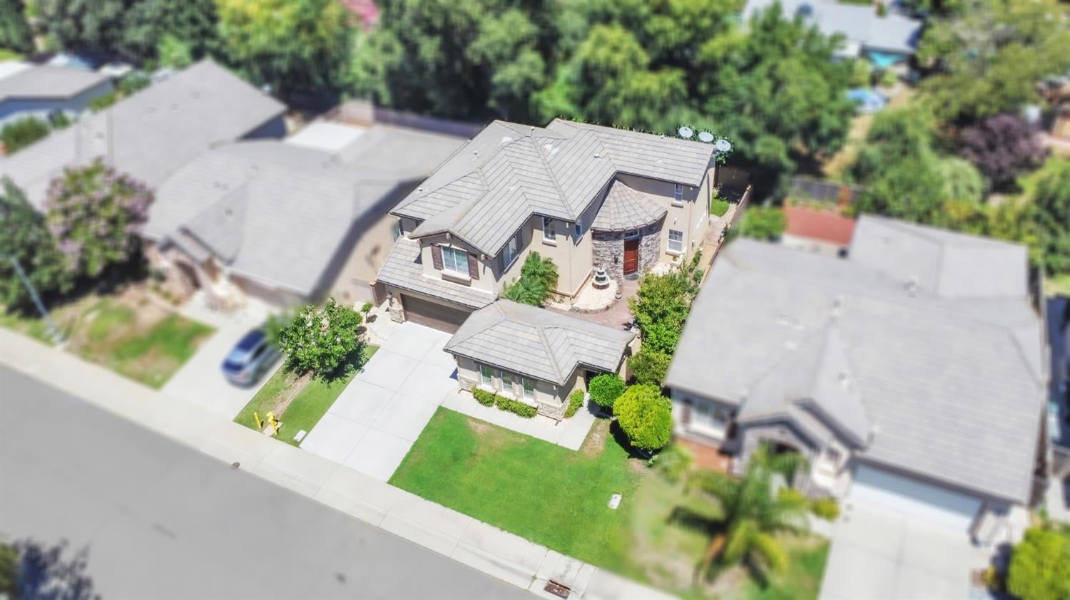 6009 Roswitha Court — photo