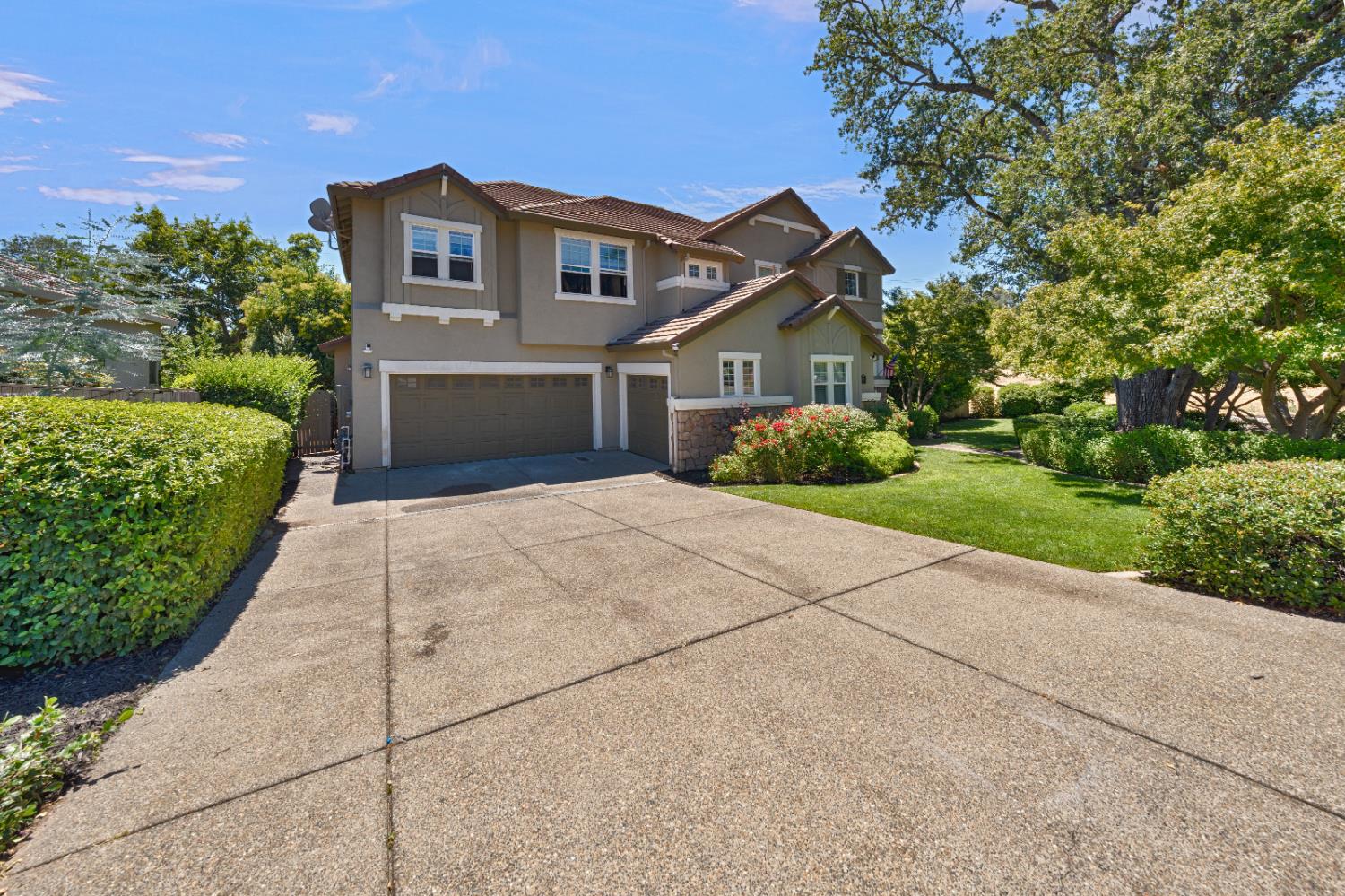 6151 Lockridge Drive — photo