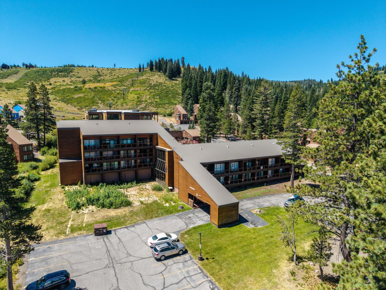 11589 Snowpeak Way 53 — photo