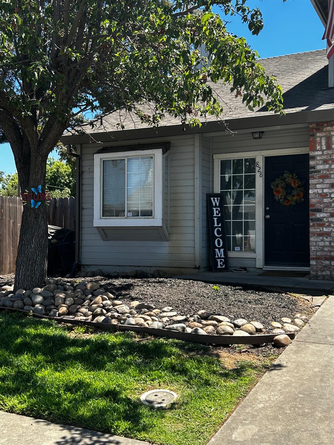 828 Lyonia Drive — photo