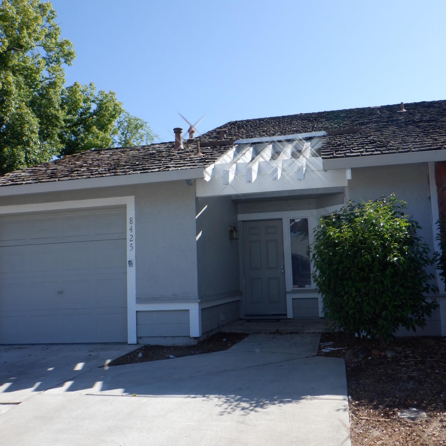 8425 Vintage Park Dr — photo
