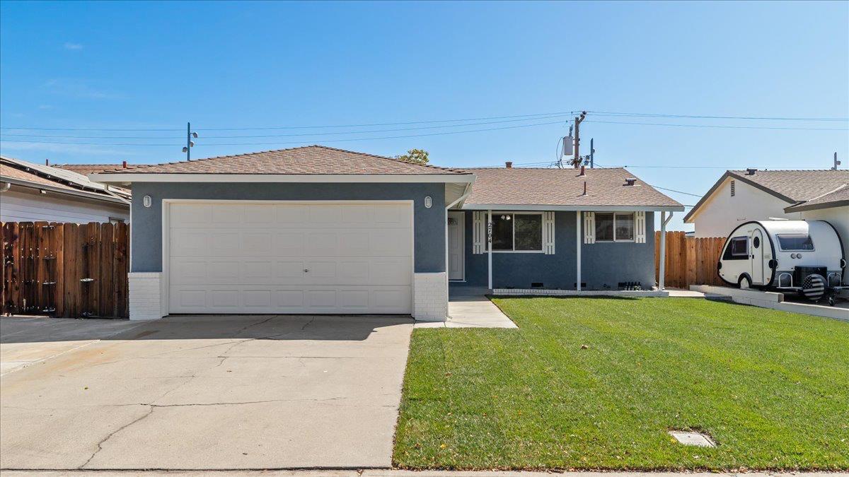 2704 Louise Avenue — photo