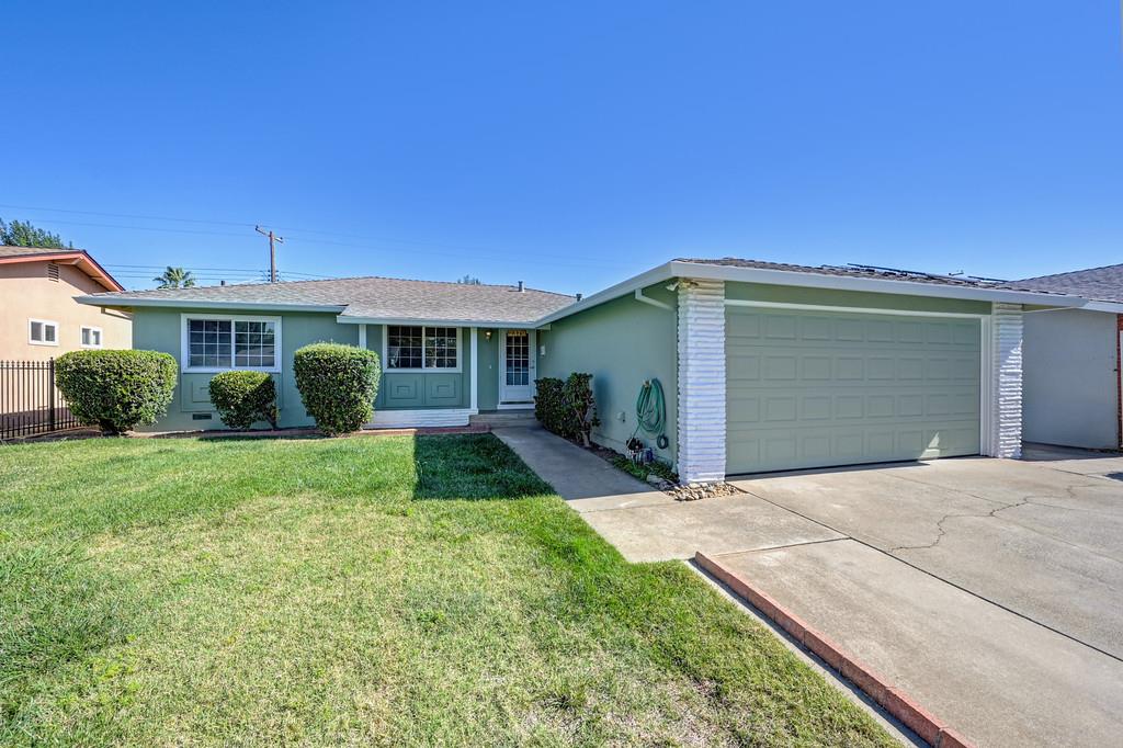 2379 McGregor — photo