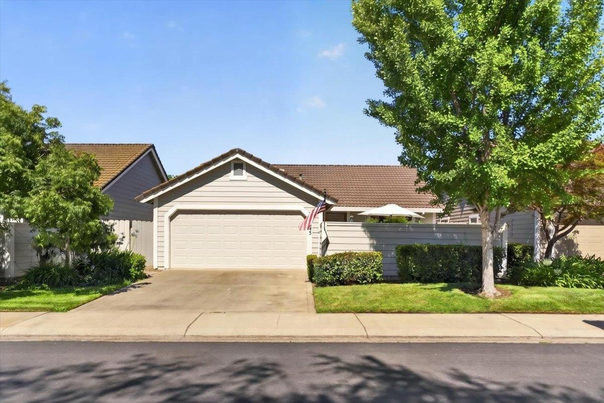 3545 Blackstone Way — photo