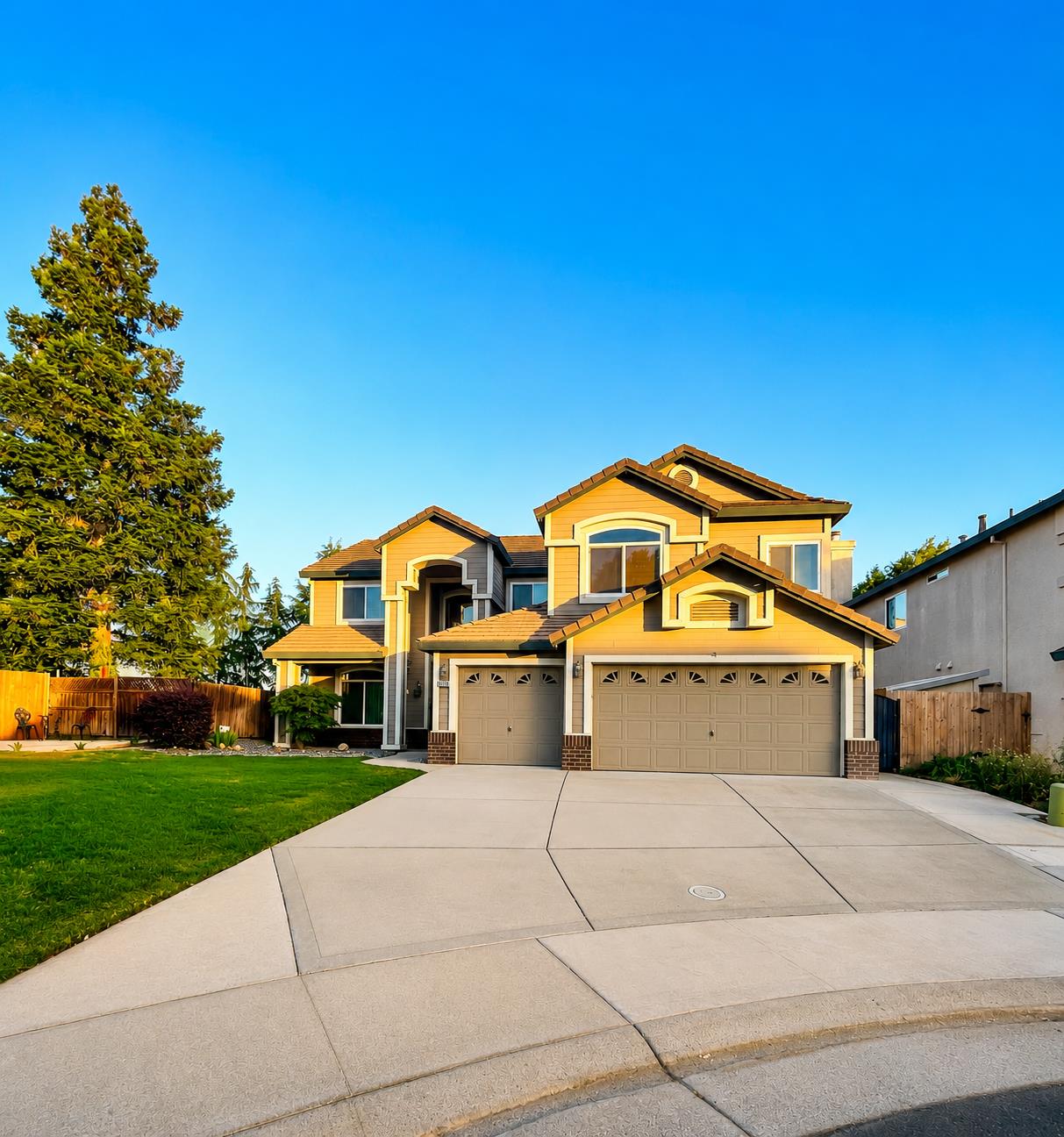 8770 Bottlebrush Court — photo