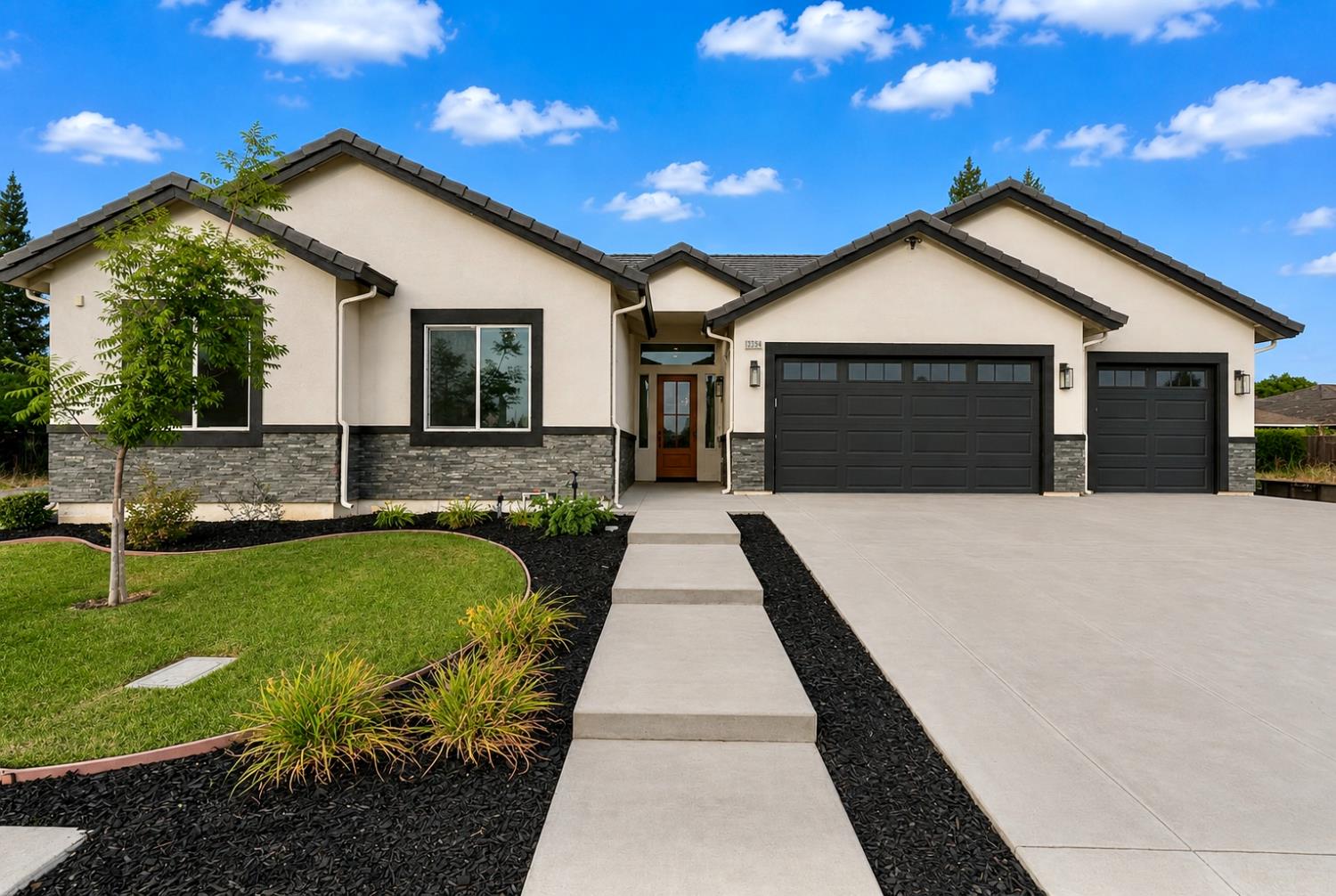 3394 Banbury Lane — photo