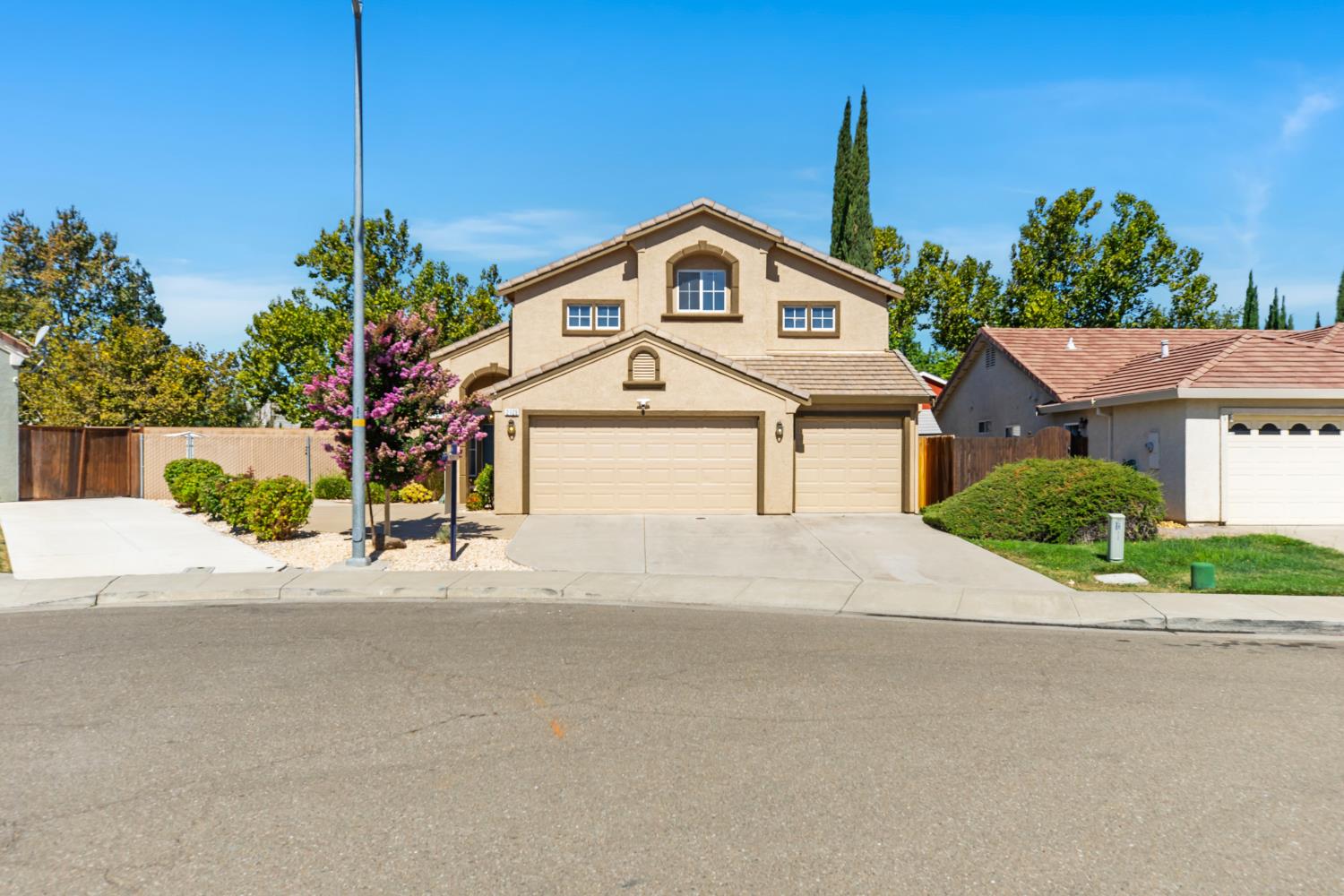 2125 Alfred George Court — photo