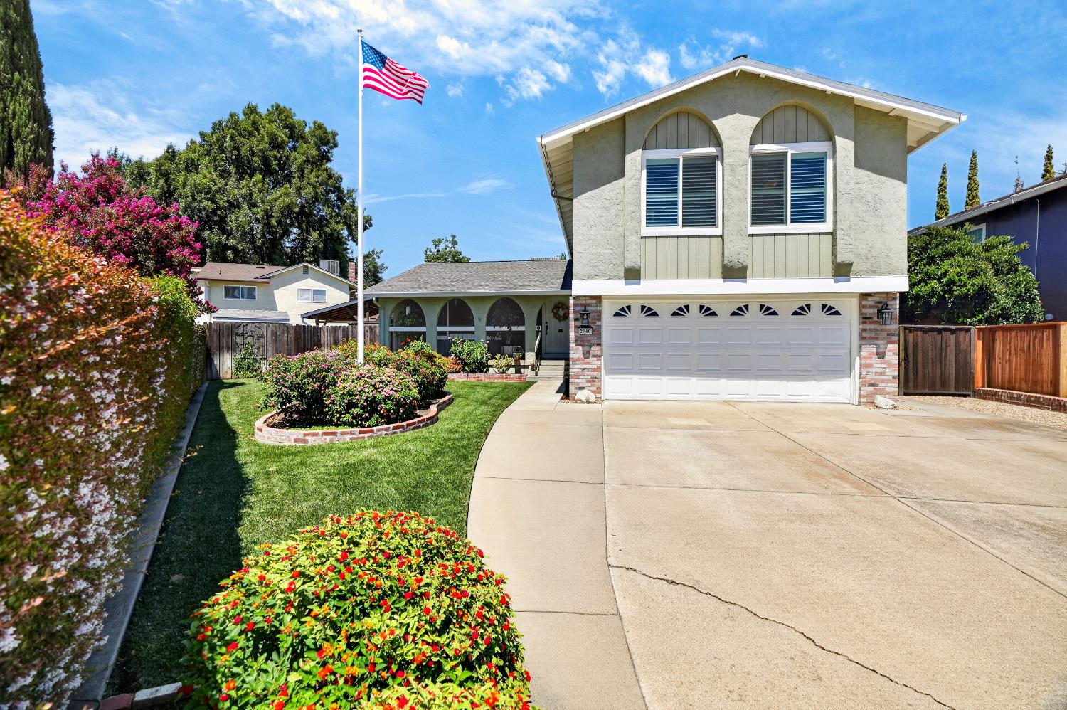 2940 Atlanta Court — photo