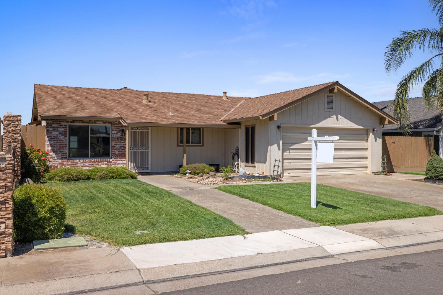 14901 Pueblo Drive — photo