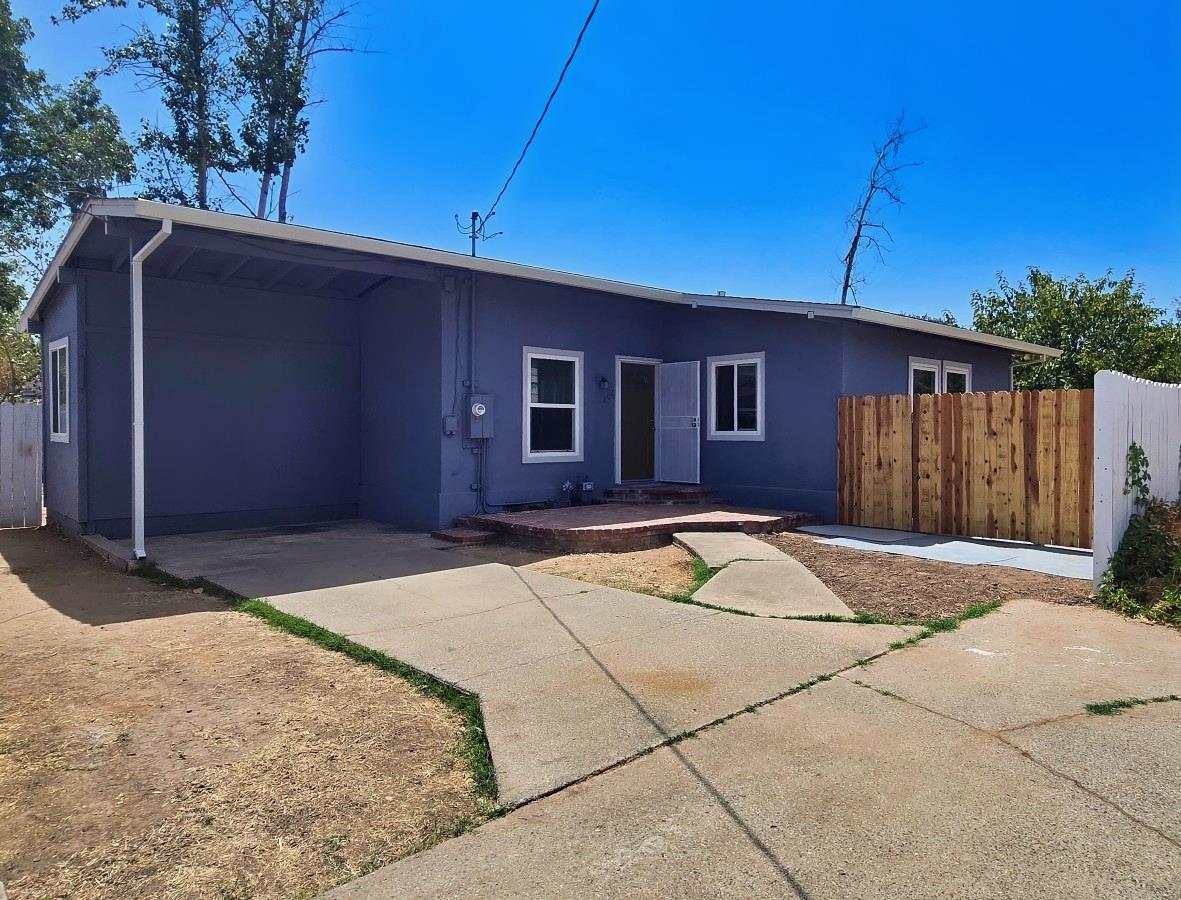 206 Hills Court — photo