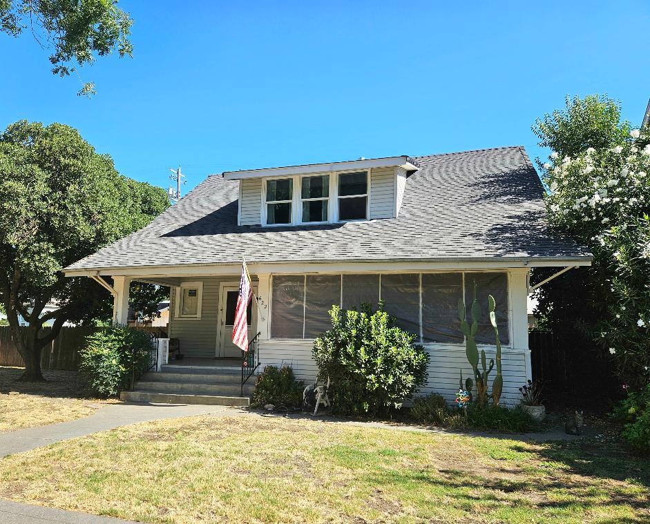 622 Oak Street — photo