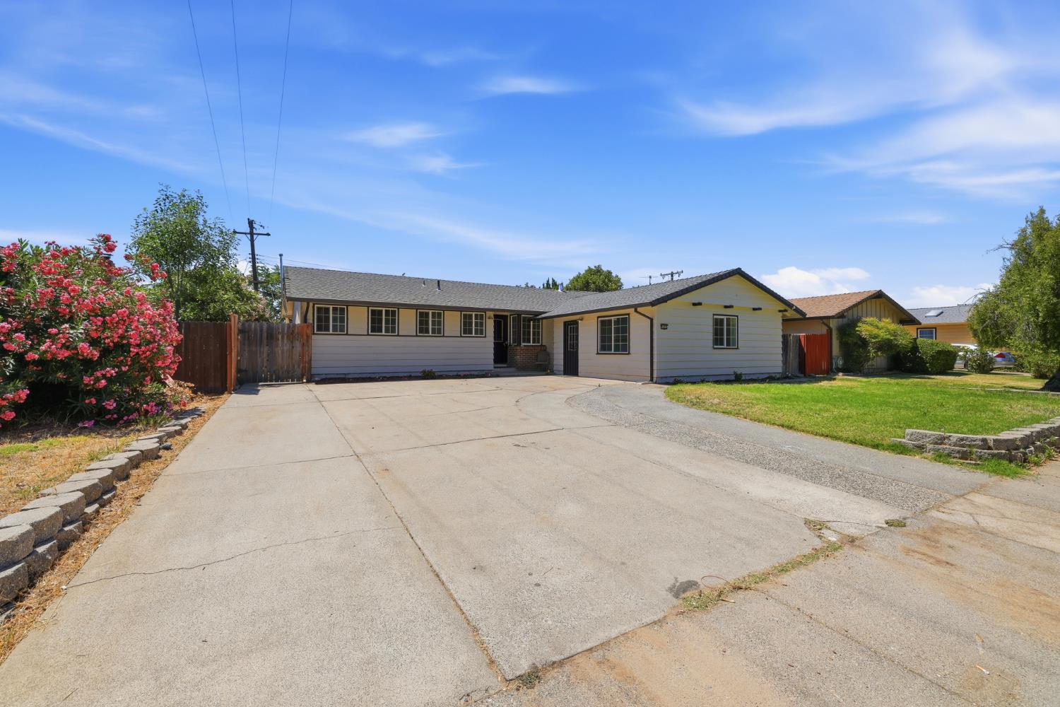 5422 Fort Sutter Way — photo
