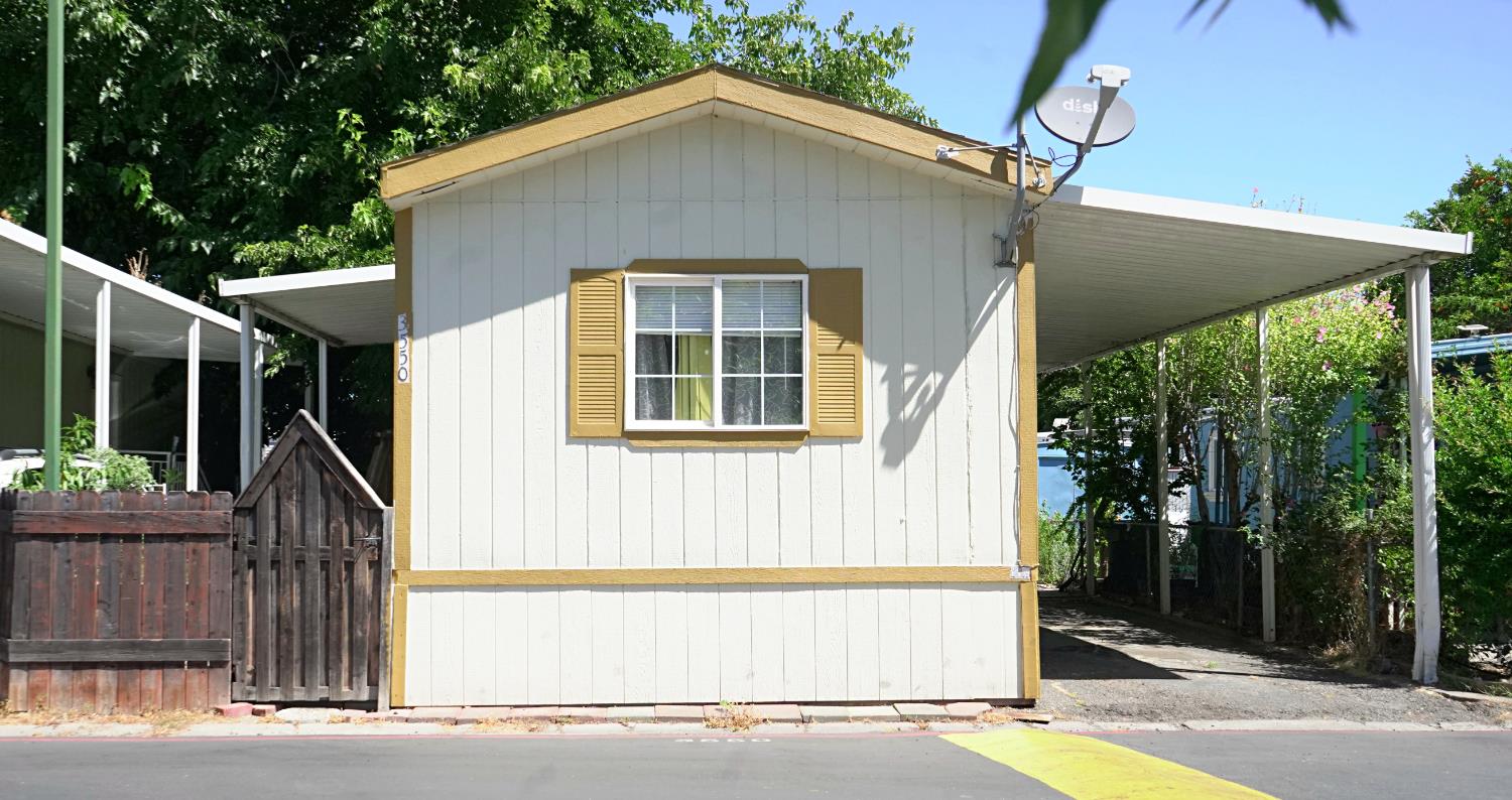 3550 Mobil Way — photo
