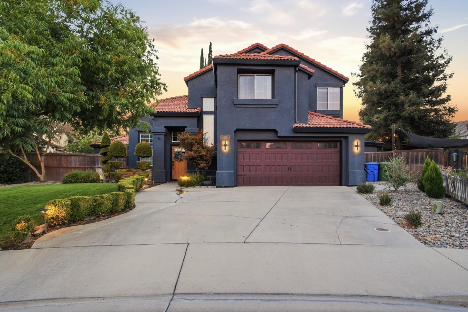 806 Ahern Court — photo
