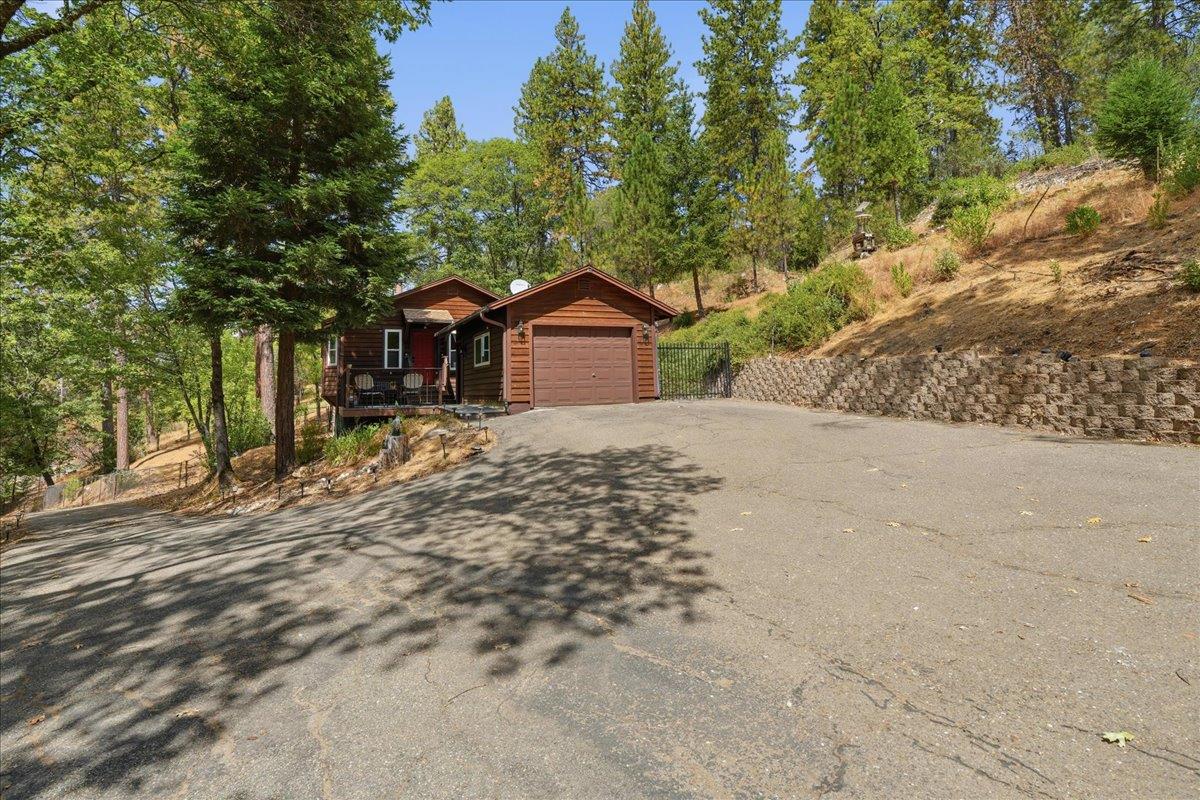 8841 Mosquito Road — photo
