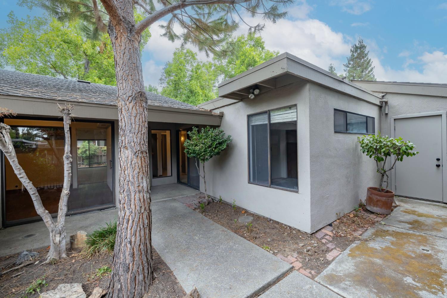 3555 Appleton Way — photo
