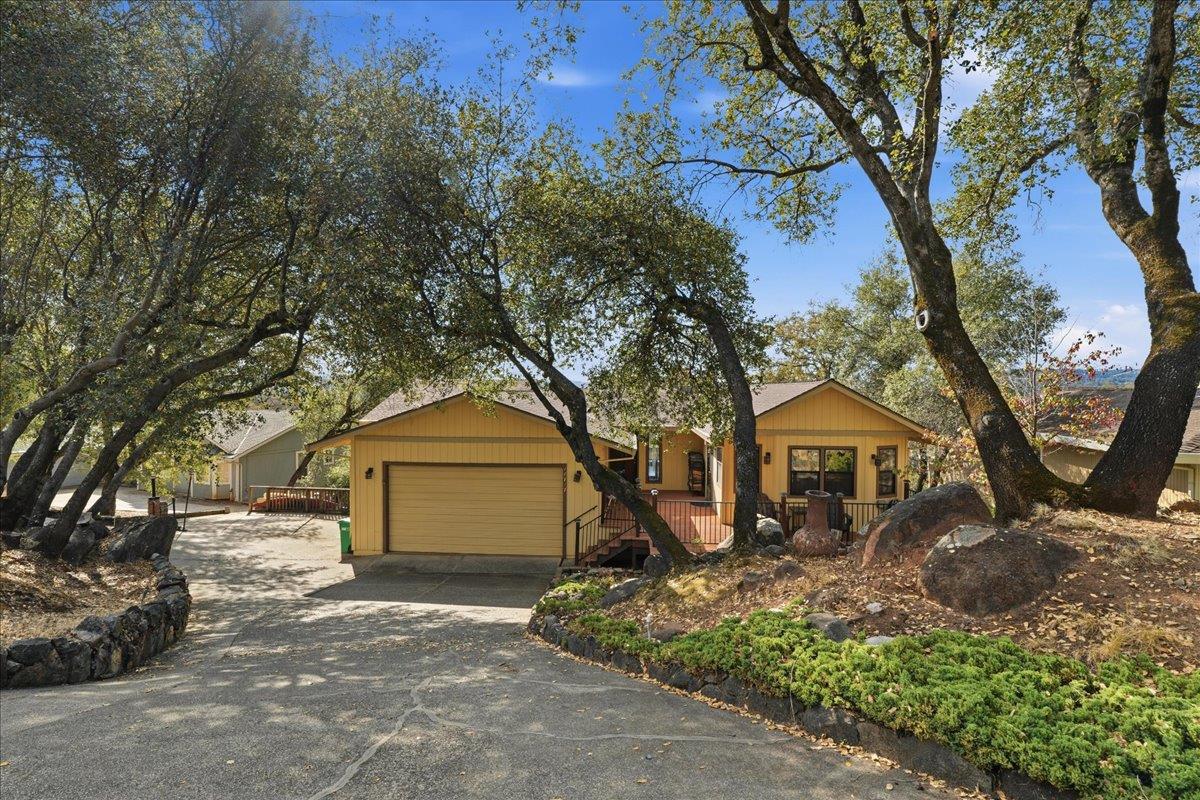 18717 Hummingbird Dr — photo