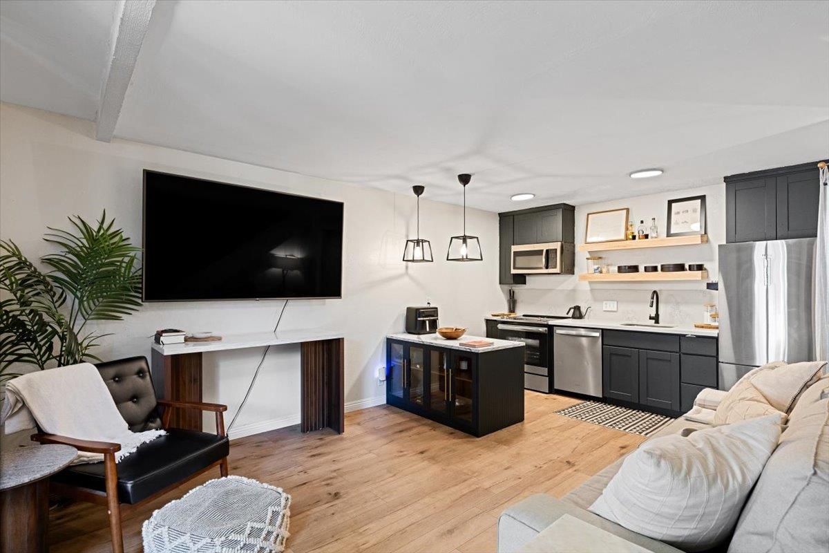 2294 Woodside Lane 9 — photo