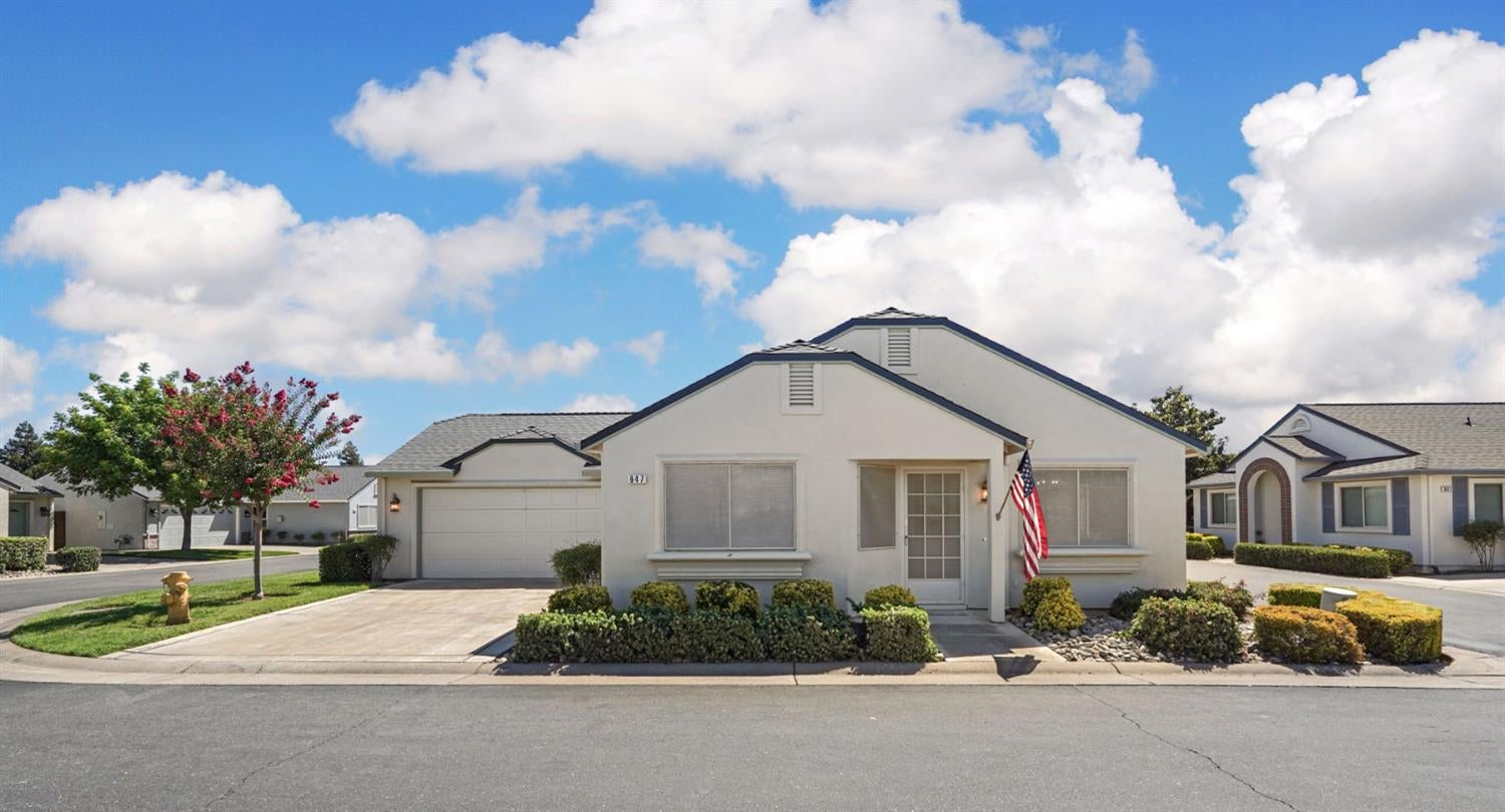 647 Village Drive — photo