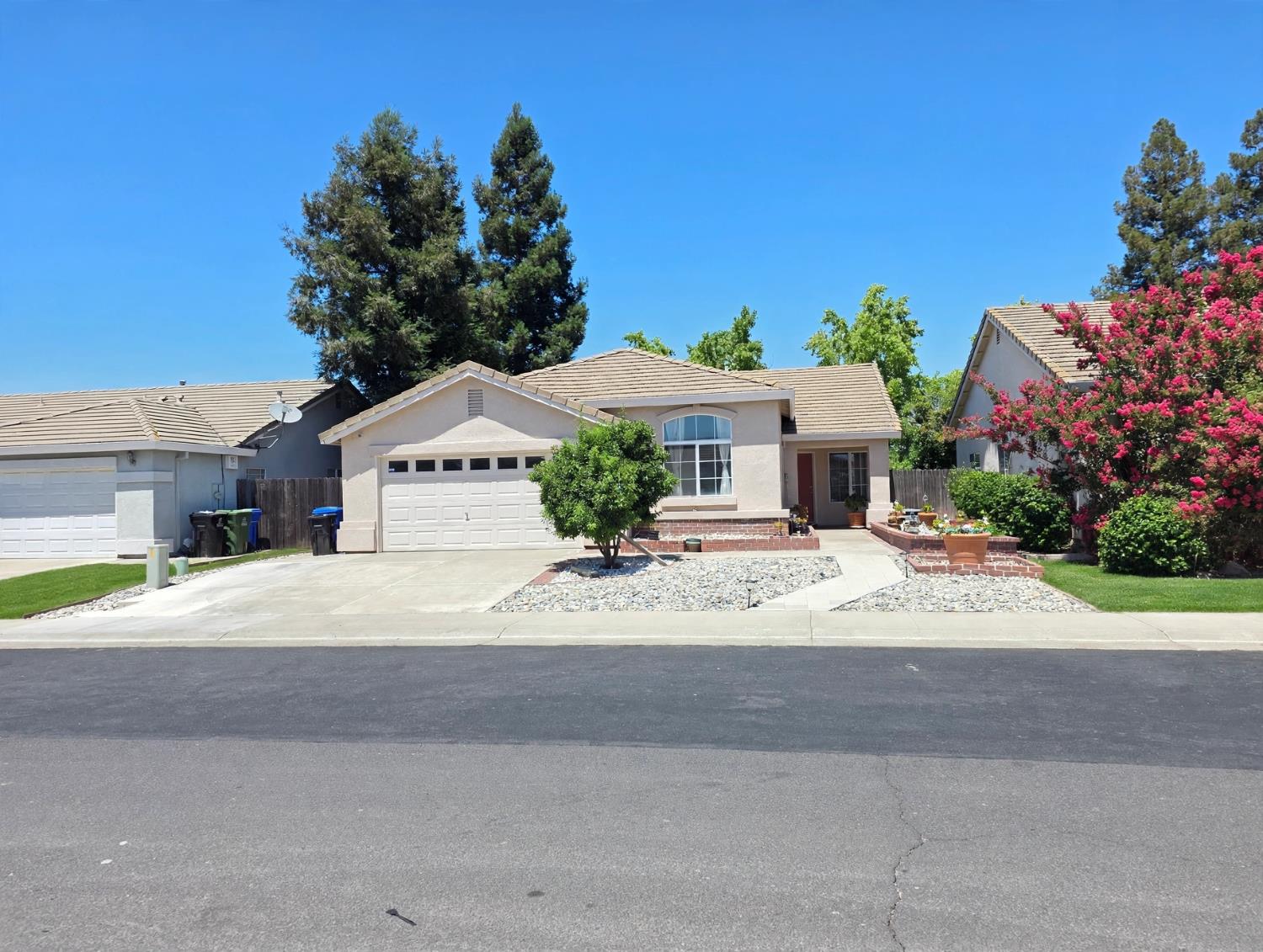 9009 Bungalow Way — photo