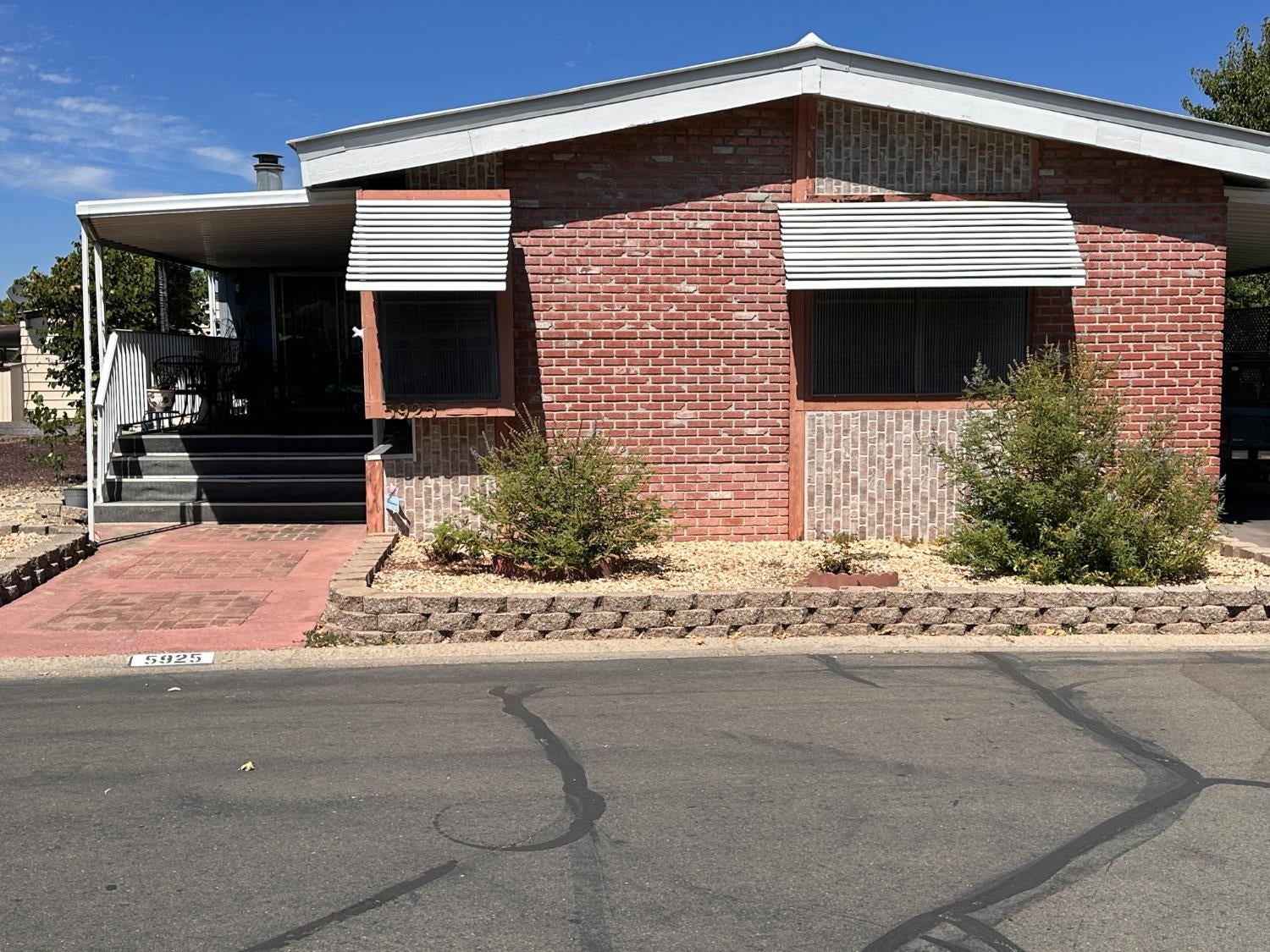 5925 Mallard Lane — photo