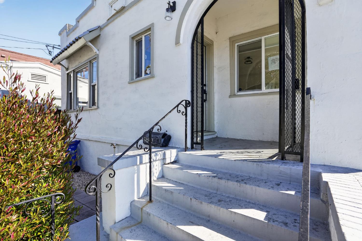 2734 MacArthur, Oakland, CA 94602 — photo 2