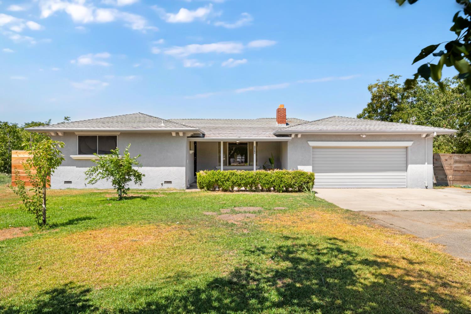 1375 Barry Road — photo