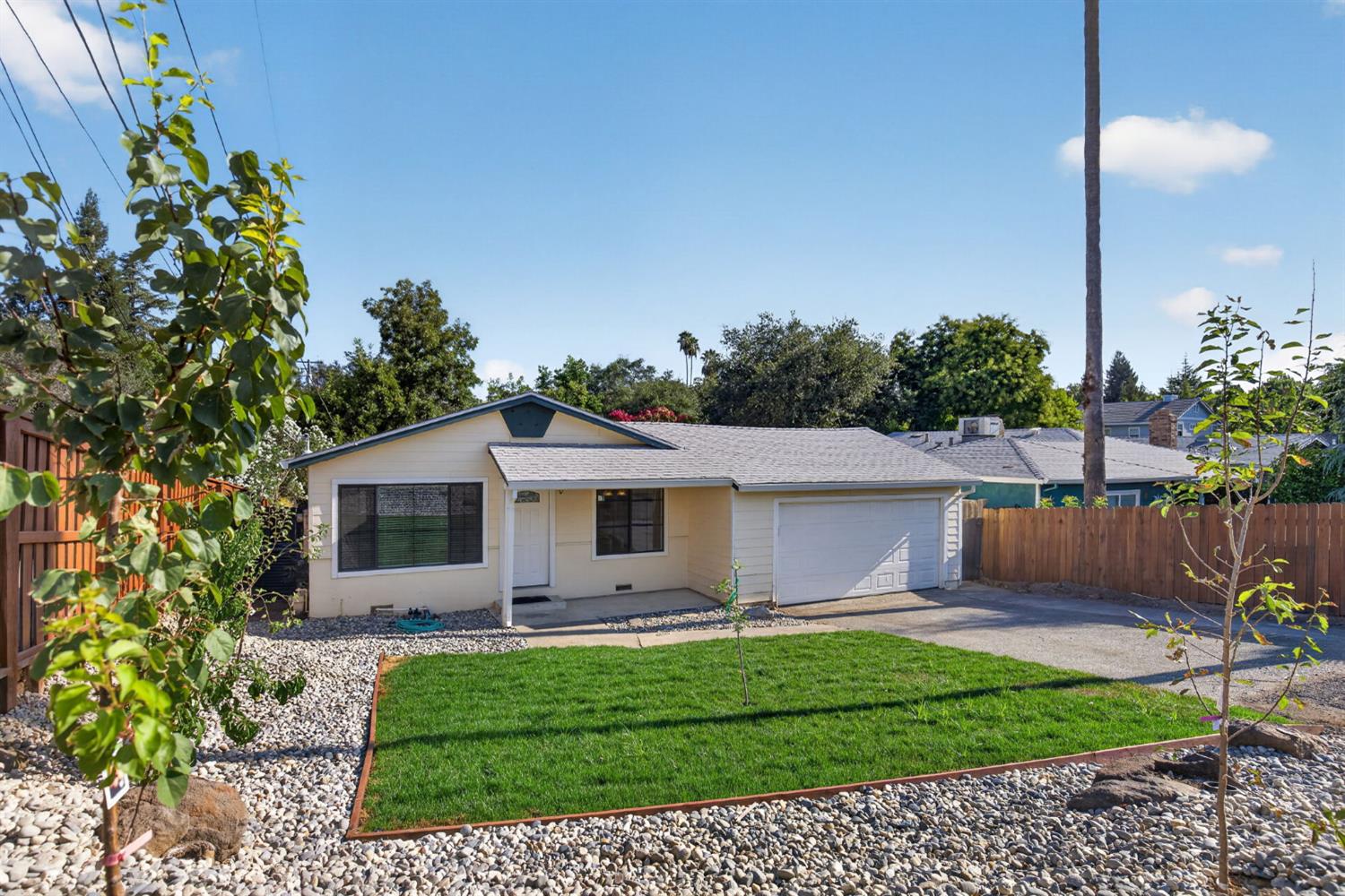 8775 Sunset Avenue — photo