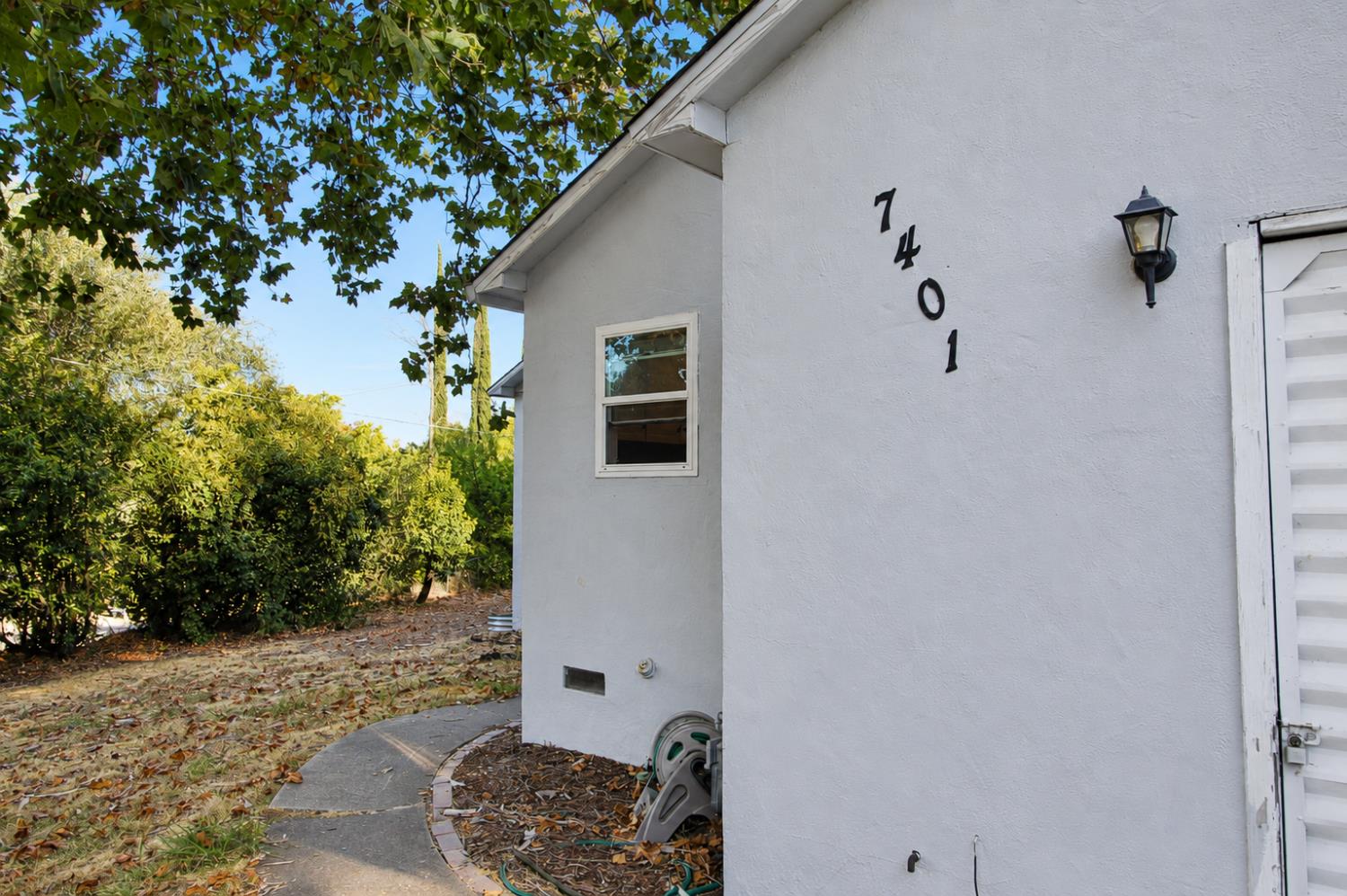 7401 Heather Road — photo