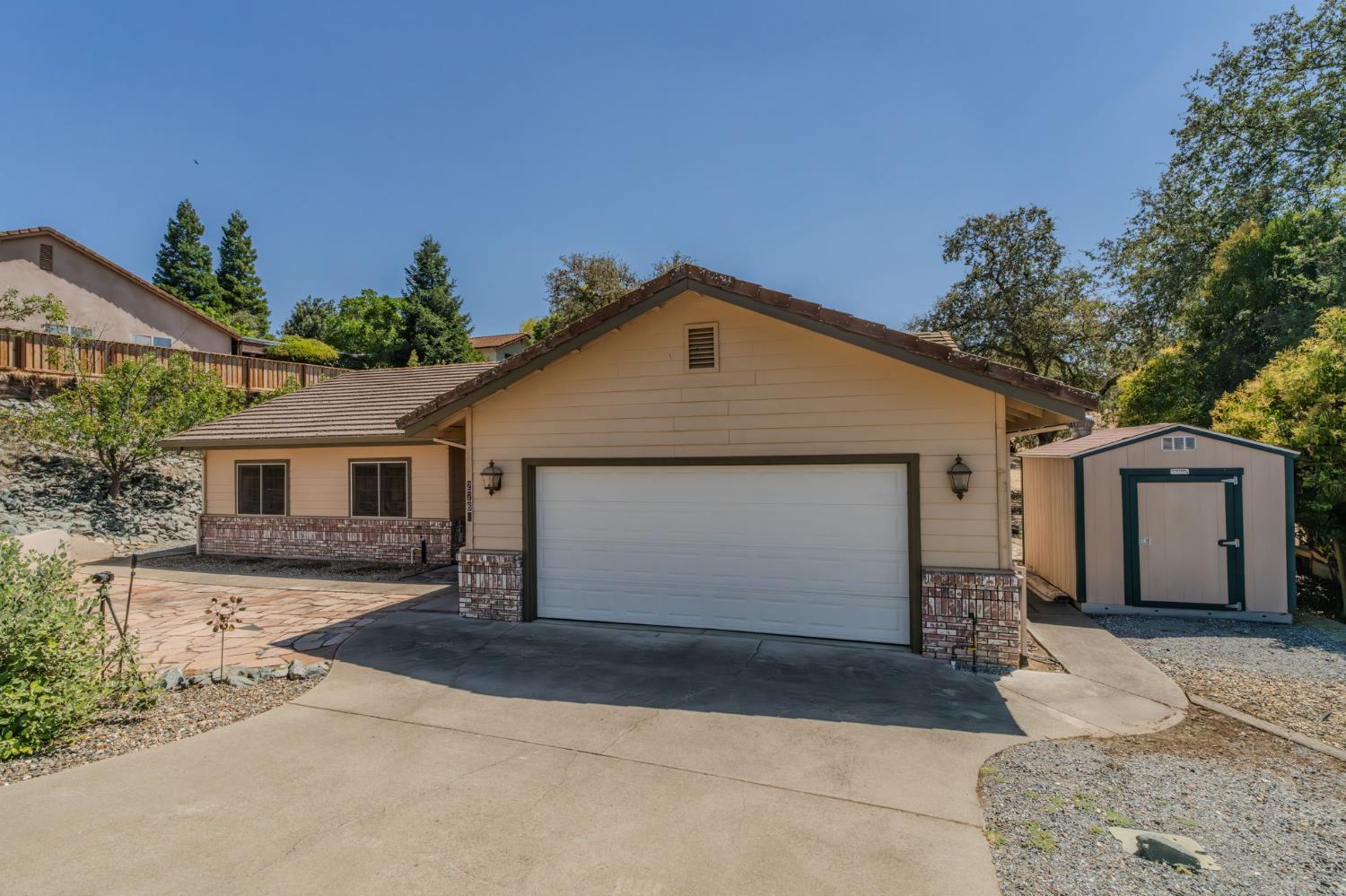 2760 Silverado Drive — photo