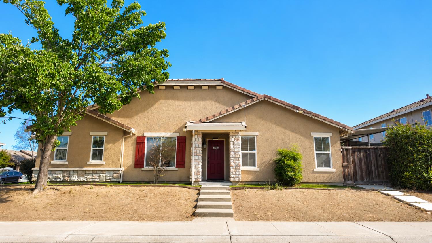 7505 Splendid Way — photo