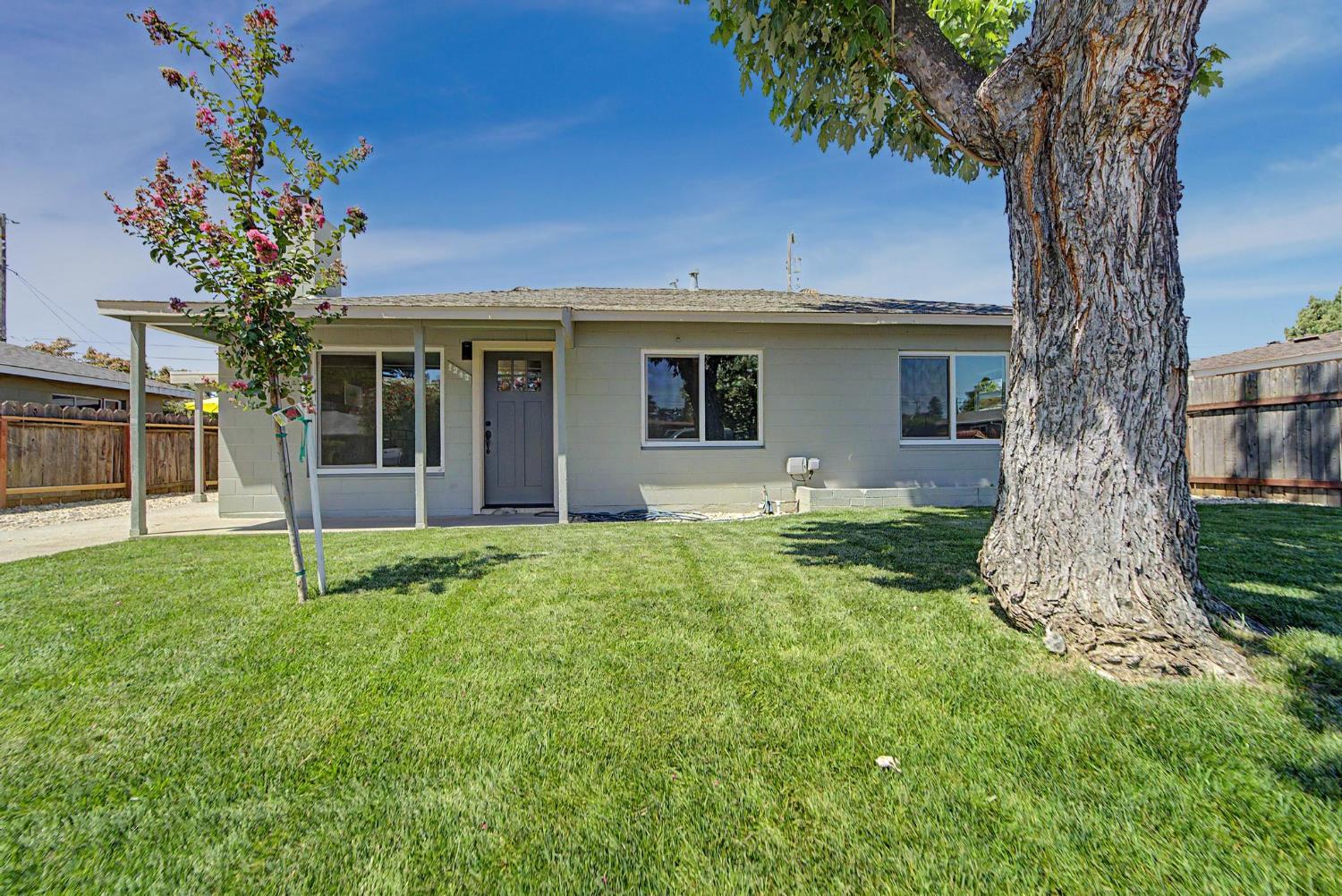 1242 Rosemary Lane — photo