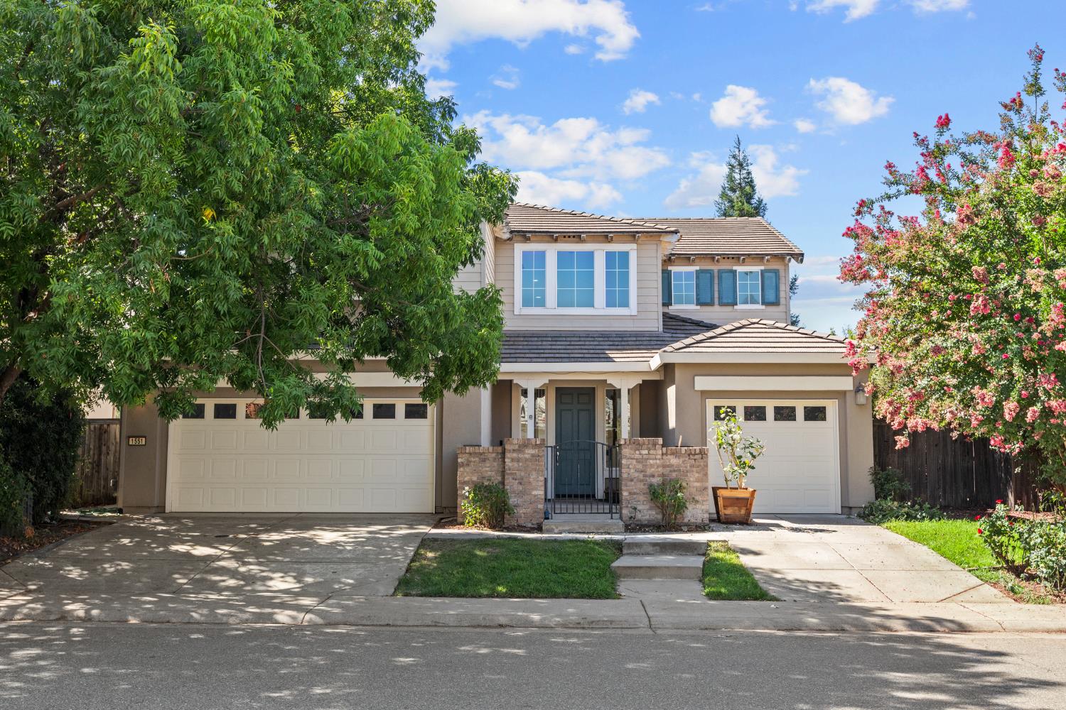 1551 Ainsworth Lane — photo