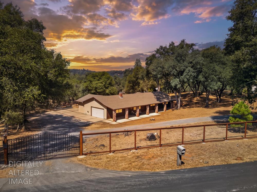 2648 Golden Fawn Trail — photo