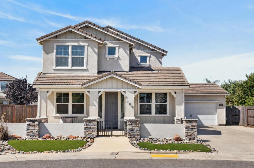 10070 Red Tail Hawk Way — photo