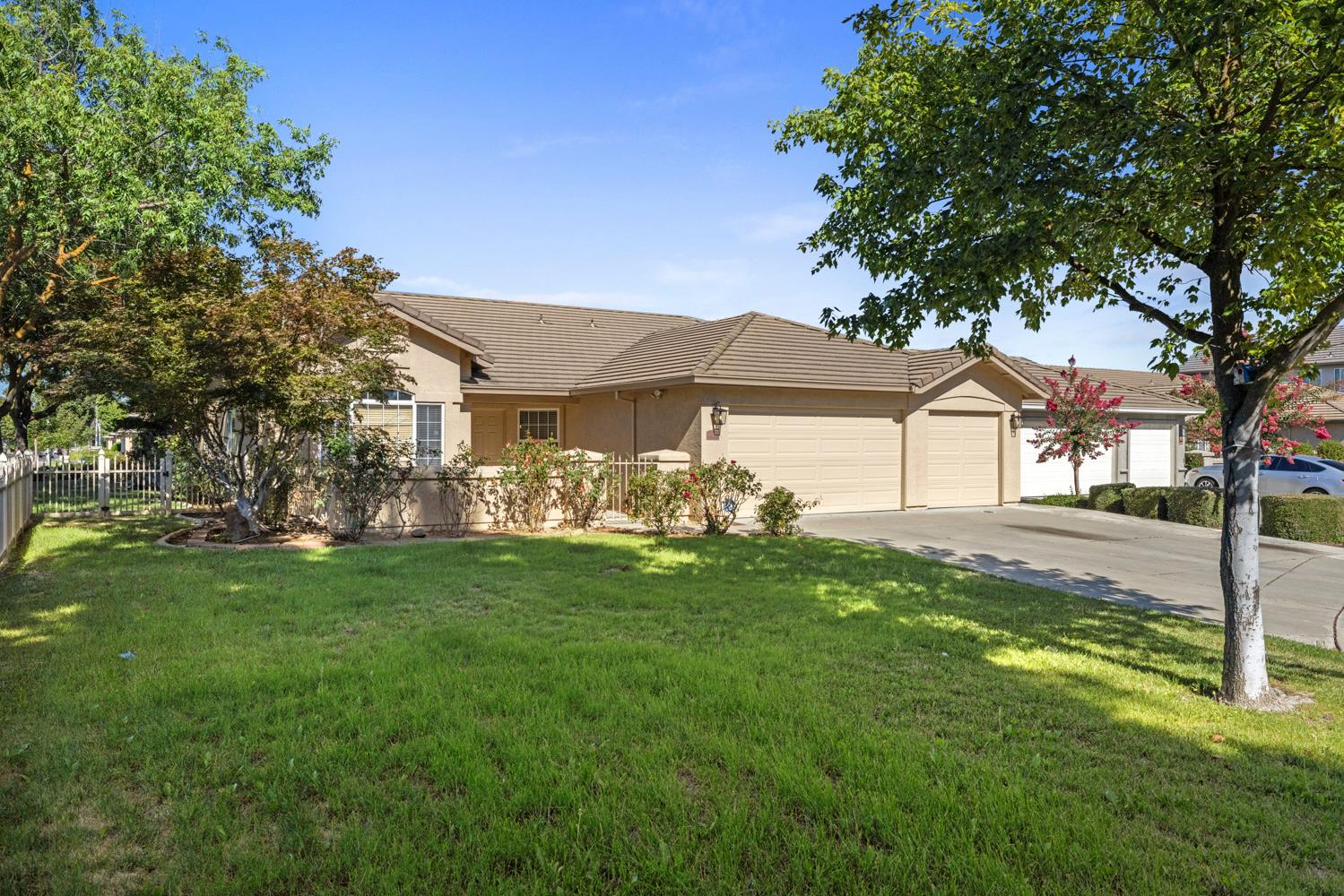 4001 Wheeler Peak Way — photo