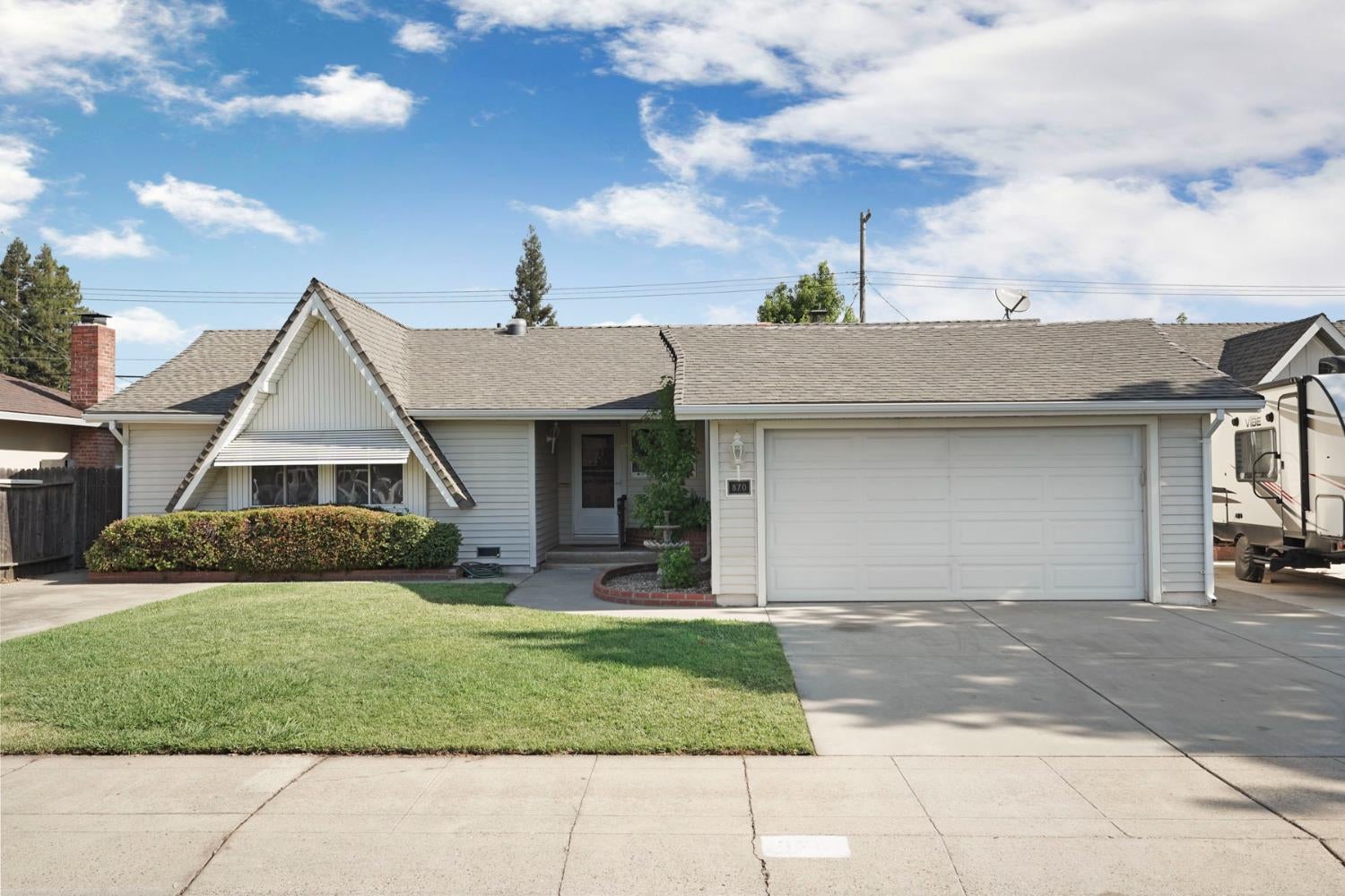870 Bel Air Court — photo