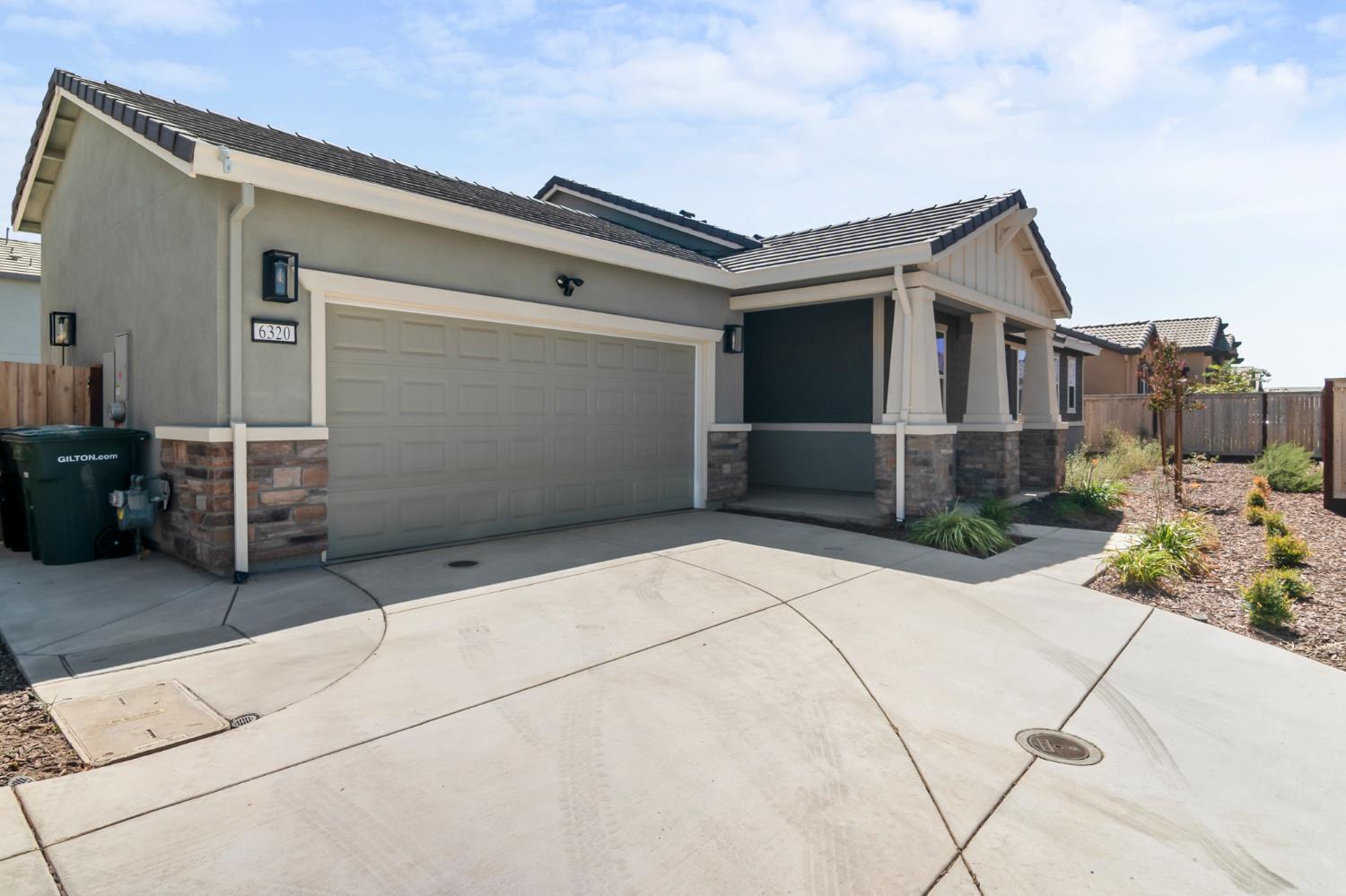 6320 Sun Haven Street — photo