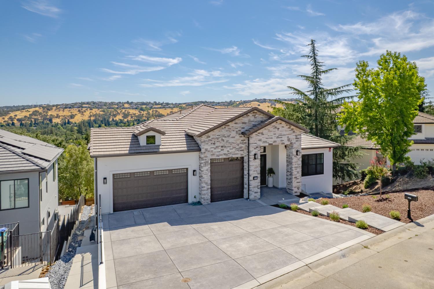 3197 Warren Lane — photo