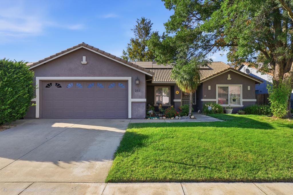 251 White Water Way — photo