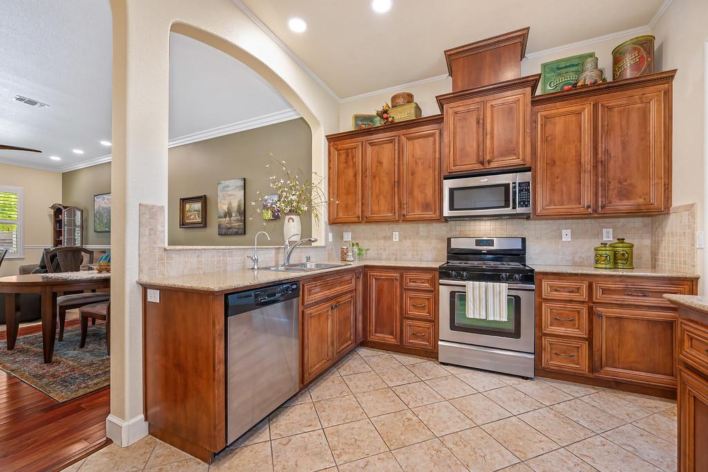 7343 Orchard Circle — photo