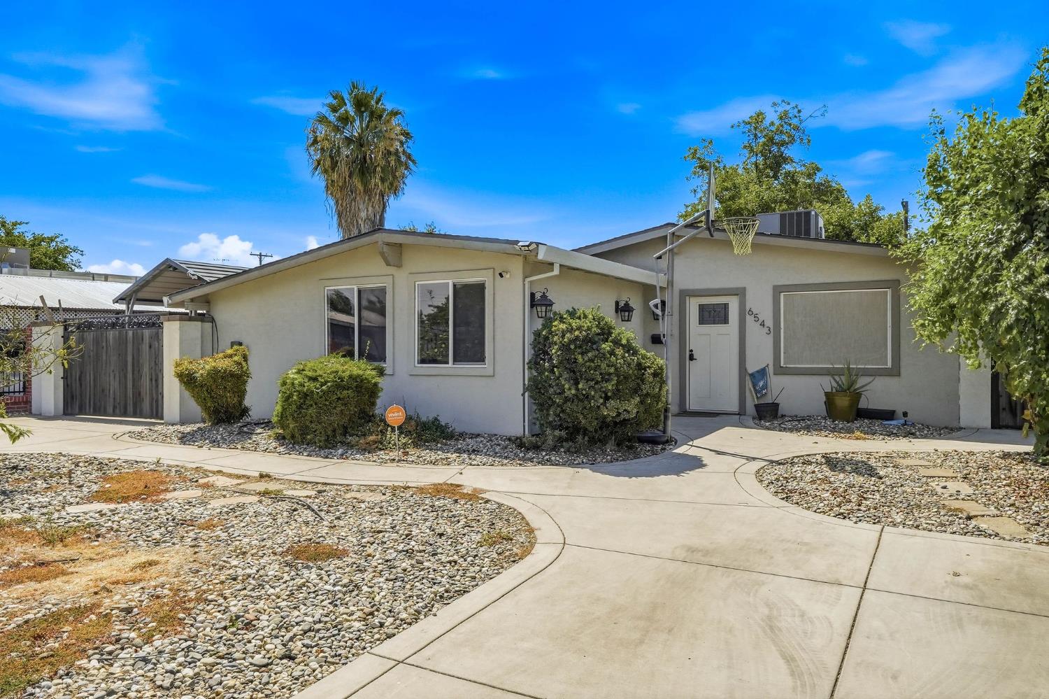 6543 Channing Drive — photo